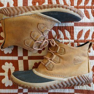 SOREL Out N About Plus Waterproof Bootie Size: 10